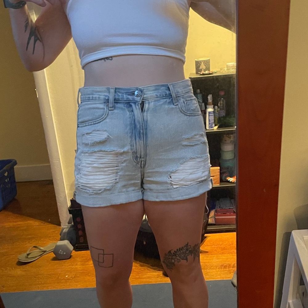 American Eagle High-waisted shorts - Size 6